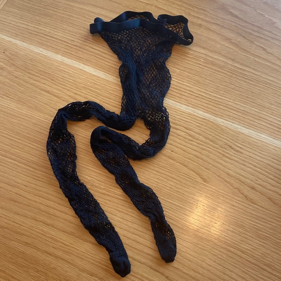 BLACK FISHNET TIGHTS - Picture 1 of 3